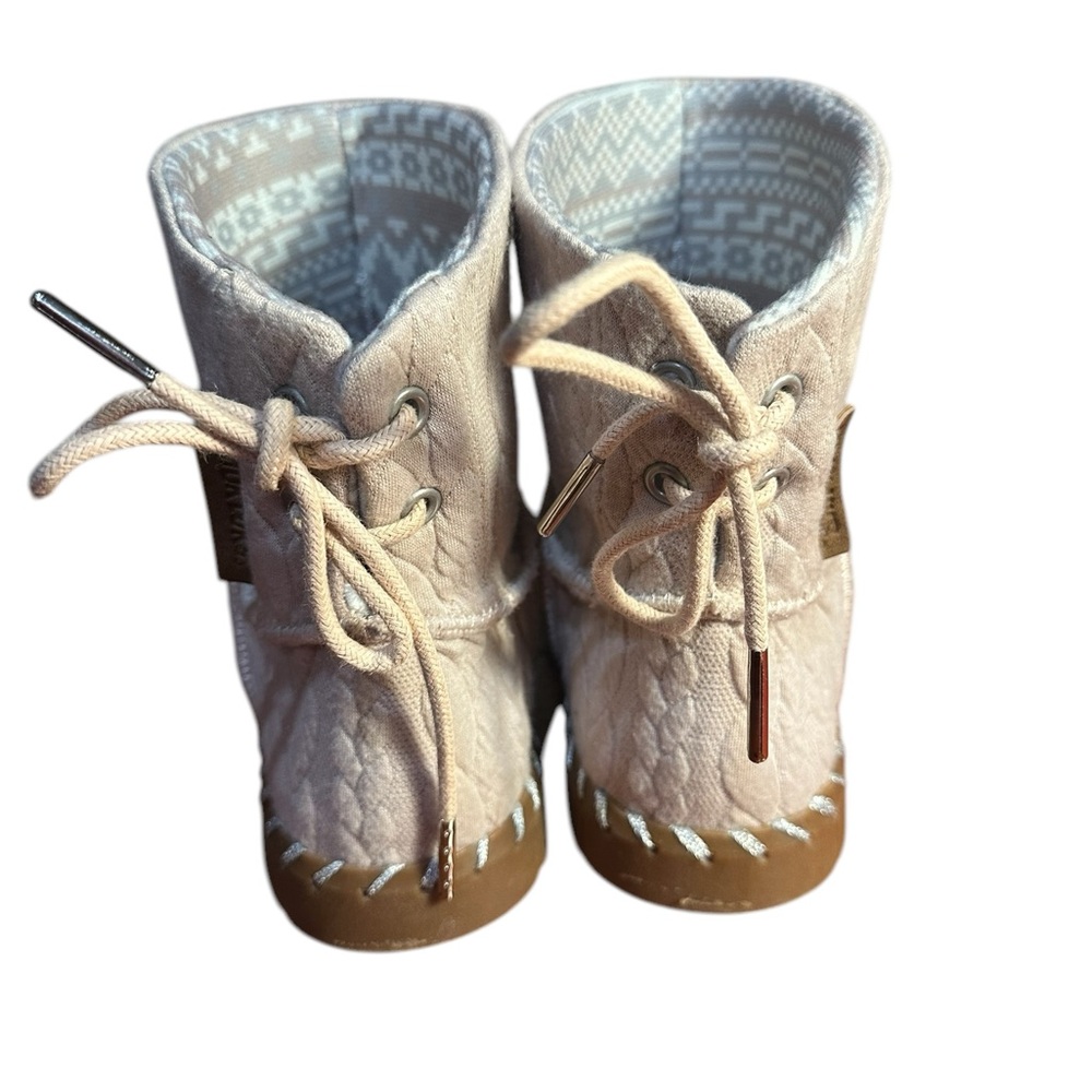 Muk Luks Cozy Cream Knit Women's Boots. Size 6 - Picture 4 of 4